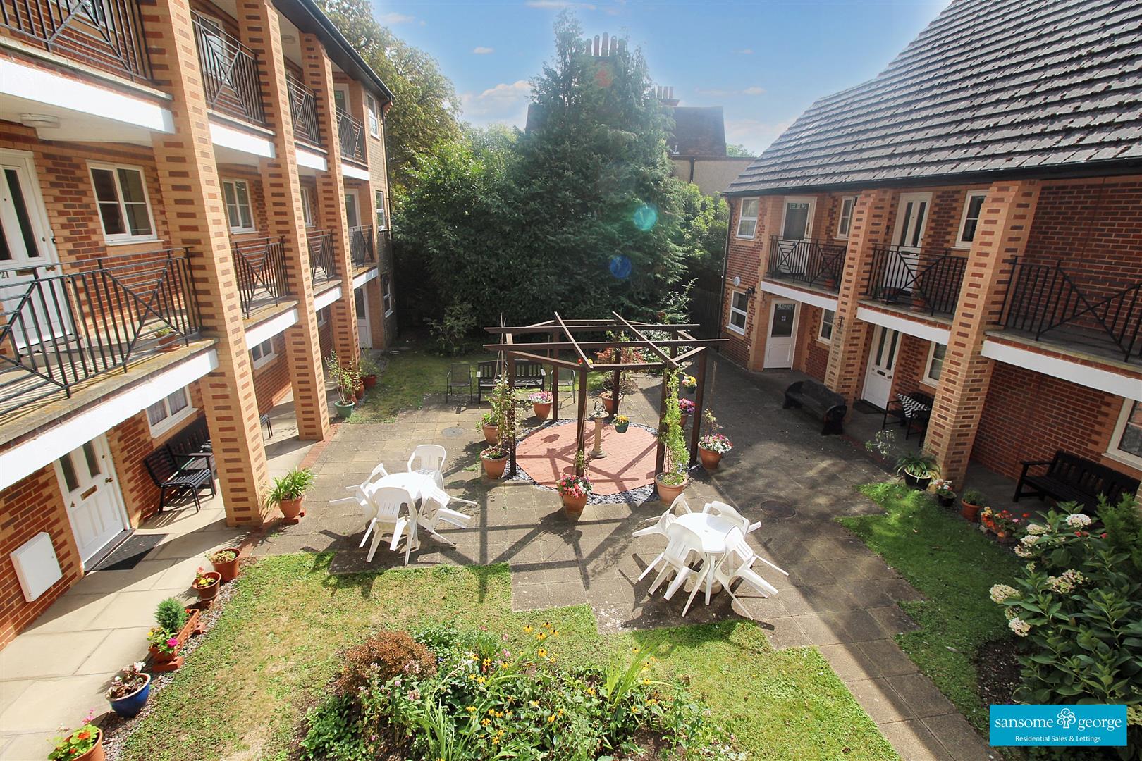 Northcourt Avenue, Reading